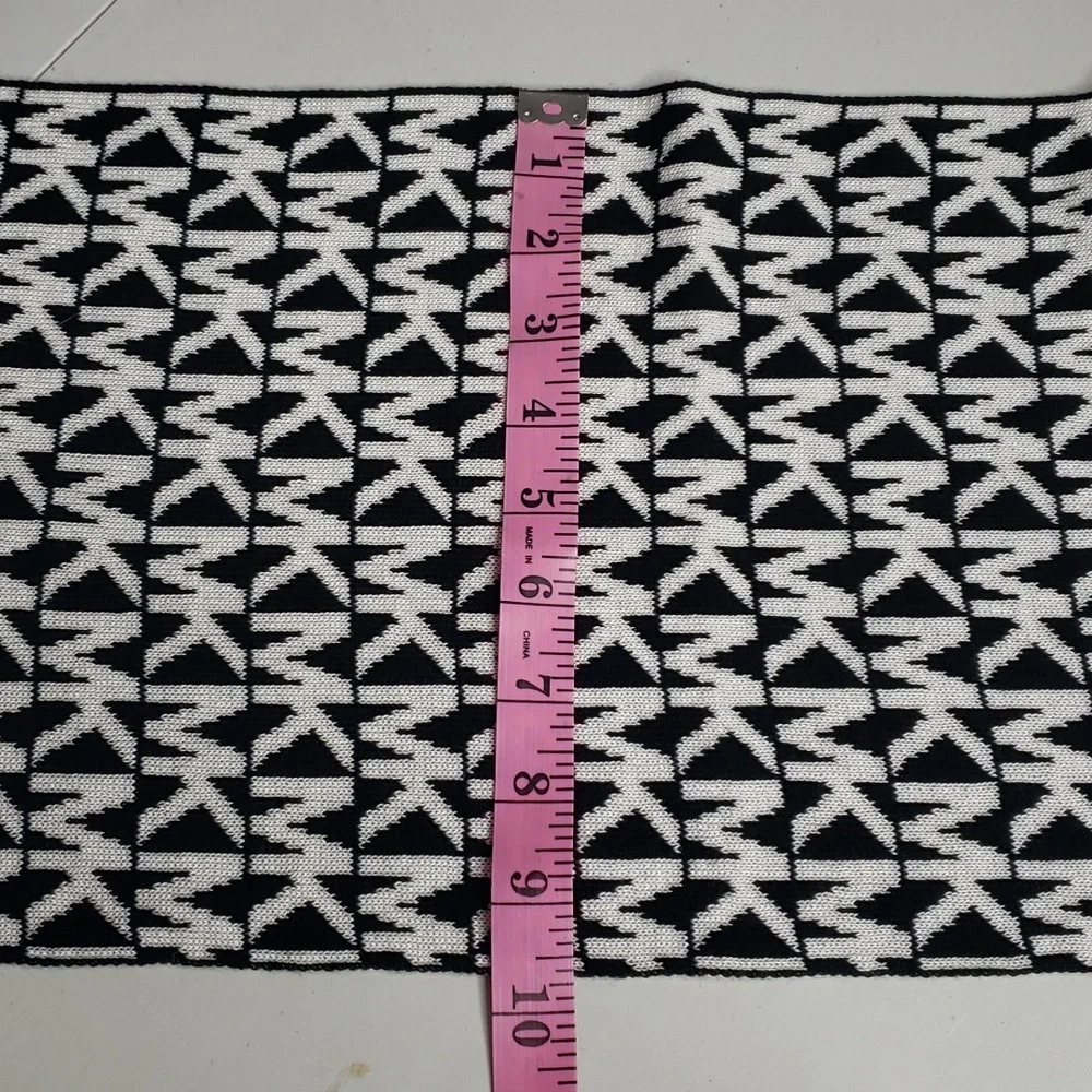 Michael Kors Womens Monogram Knit Lightweight Soft Winter Scarf Designer